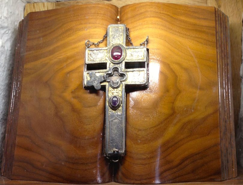 Reliquary containing a fragment of the True Cross displayed in the North transept